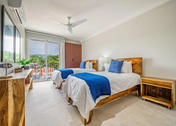 Oceanfront Escape In Playa Potrero, Costa Rica Apartment Playa Flamingo