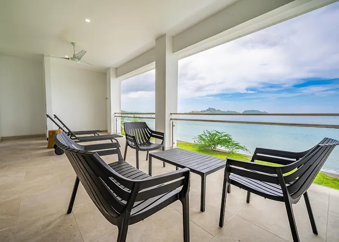 Oceanfront Escape In Playa Potrero, Costa Rica Apartment *