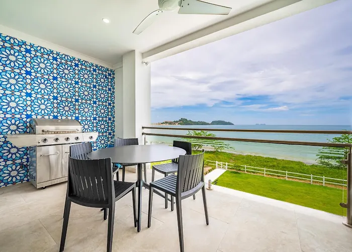 Oceanfront Escape In Playa Potrero, Costa Rica Apartment Playa Flamingo